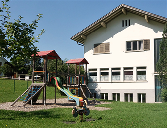 Gebäude Kindergarten Latz