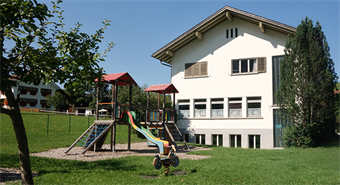 Gebäude Kindergarten Latz